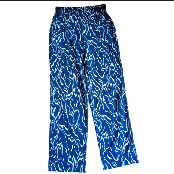 Athleta Vienna Voyage Navy Patterned Lightweight Straight Vacation Cargo Pants - Picture 1 of 5